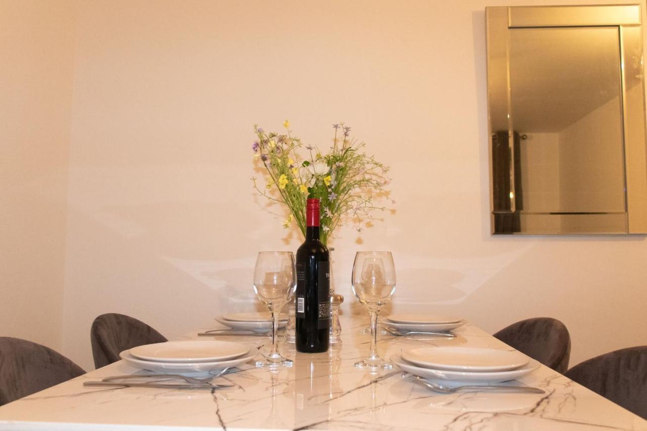 Livestay-Modern Apartment Minutes Away From Heathrow Slough Exterior photo